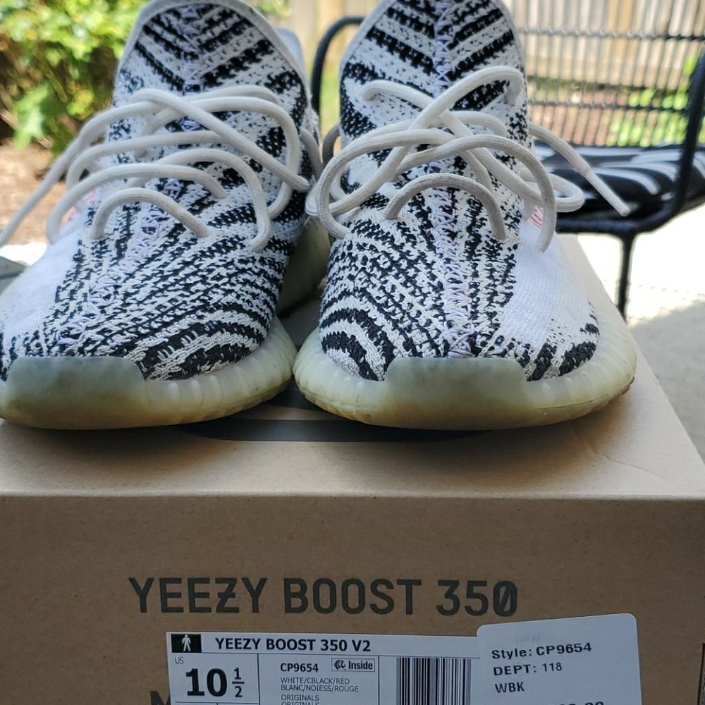 Yeezy "Zebra" 350 V2